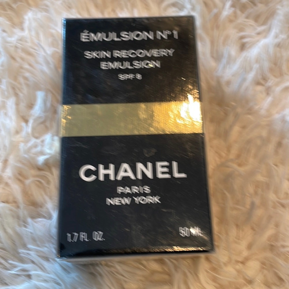CHANEL Emulsion no 1 skin recovery emulsion vintage NWT.